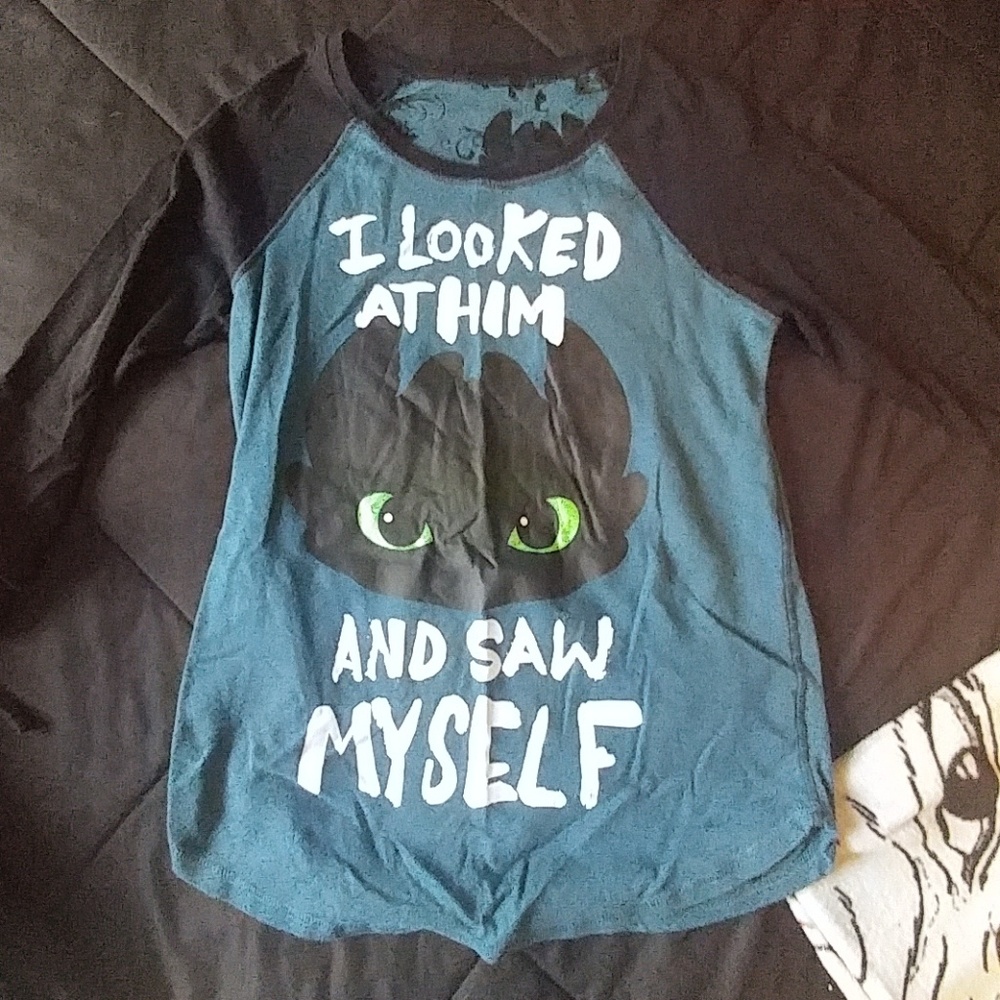 Reversible toothless shirt